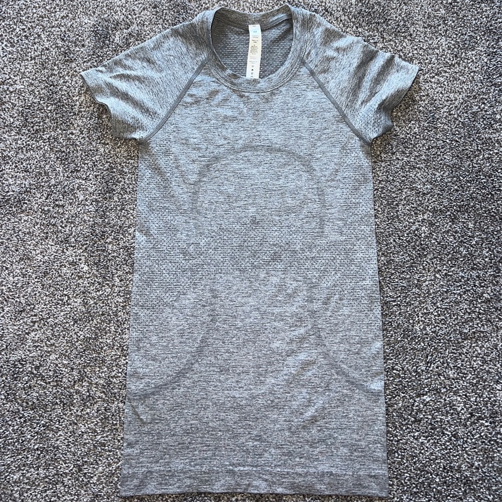 Swiftly Tech Short-Sleeve Shirt